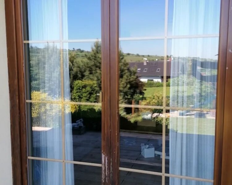 Dřevěné okno před renovací