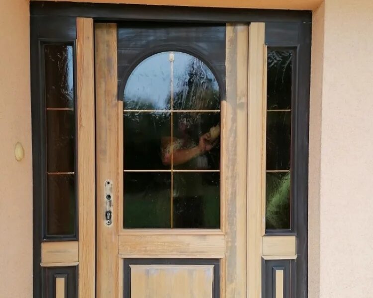 Vchodové dveře po renovaci